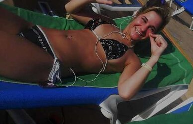 British FB Beotches want your MUDDY COMMENTS