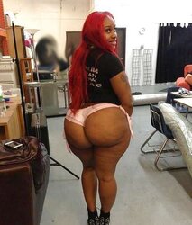 ASTOUNDING BACKSHOTZ: More Sistas with DONK