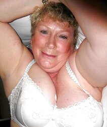Mature PLUMPER Faye