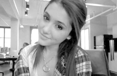 Ariana Grande red-hot