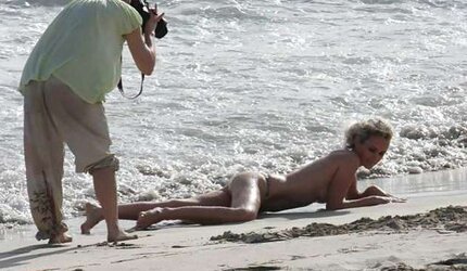 Laeticia Hallyday N