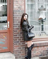 SPANDEX LEATHER LEGGINGS