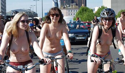 World nude bike rail