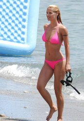 Michelle Hunziker rosy Bathing Suit on the beach in Varigotti