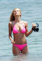 Michelle Hunziker rosy Bathing Suit on the beach in Varigotti