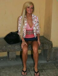 Upskirt Labia