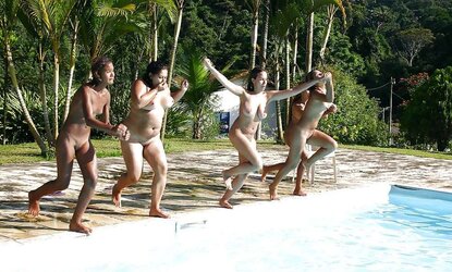 Amigas peladinhas - nude fledgling mates