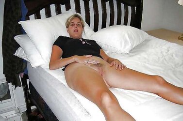 Wedding Ring Swingers #98: Snatch Available