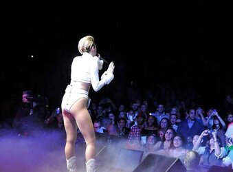 Miley Cyrus - This Biotch needs a rock-hard Penetrate