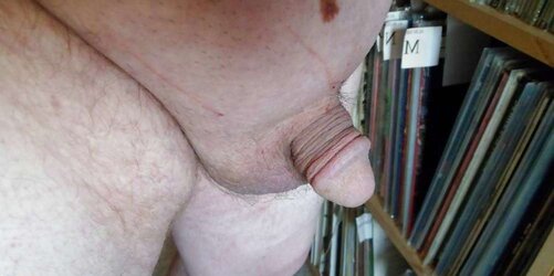 Just shaven My Crotch On Cam (Missed A Few !!)