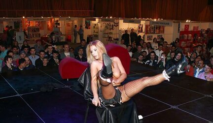 Dorothy Dark-Hued-Flawless Superstar