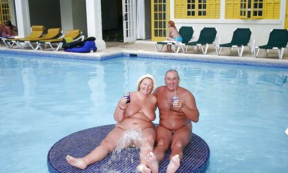 Steamy duo 002.
