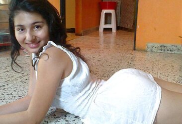 Mas de colegialas caliente posando