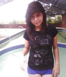 Mas de colegialas caliente posando