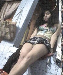 Mas de colegialas caliente posando
