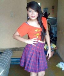 Mas de colegialas caliente posando