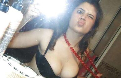 Selfshoot beurette