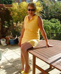 Hotlegs-chubby mature