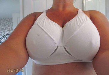 Dame who attempt to seel their brassiere on the internet