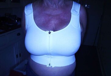 Dame who attempt to seel their brassiere on the internet