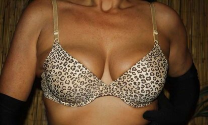 Dame who attempt to seel their brassiere on the internet