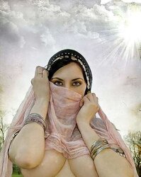 HUGE ARAB FEMMES!