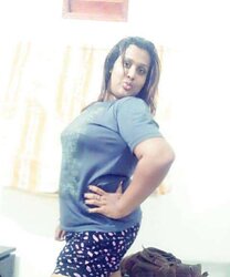 Sri Lankan Facebook chicks