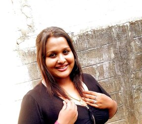 Sri Lankan Facebook chicks