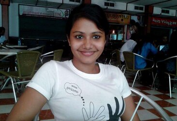 Sri Lankan Facebook chicks