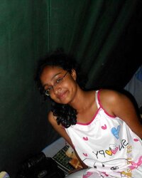 Sri Lankan Facebook chicks