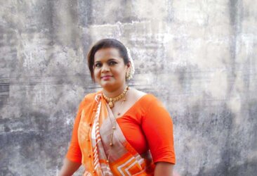 Sri Lankan Facebook chicks