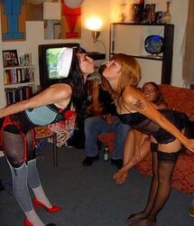 Amateurs in Dark-Hued Tights II