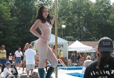 CMNF- Ms Naked-A-Poppin