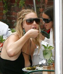 Cool Celebs Nipslip three bu Voyeur TROC