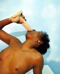 Mature black, femme mure ebony.