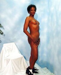 Mature black, femme mure ebony.