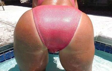 Large fun bags Kayla Kleevage