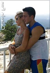 KILLER SWINGER BIOTCH HUSBAND POUNDS MAN STRANGERS
