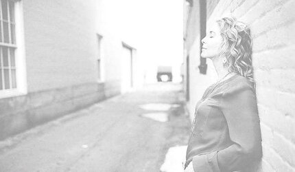 ELIZABETH MITCHELL -- Magazine Scans