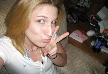 WOOLY TEENAGER SELFPICS