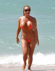 NICOLE AUSTIN COCO (in beach)