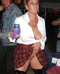 Matures walkabout, no undies