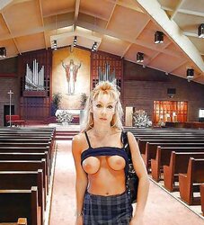 Steaming Honeys Flashing Hooters