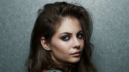Willa Holland