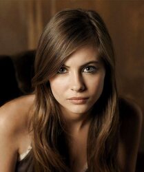 Willa Holland