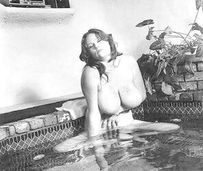 Nice vintage girls 27 (ample bra-stuffers)