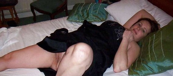 Upskirt sans undies