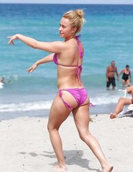 Hayden Panettiere in spiaggia