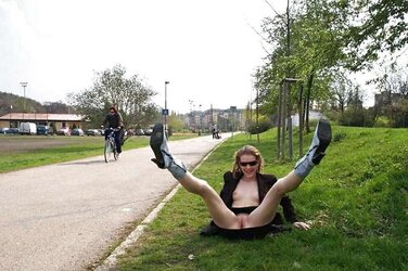 TRULY RED-HOT FEMMES IN PUBLIC