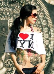 Damsel figures tatted